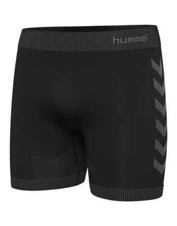 HUMMEL FIRST SEAMLESS SHORT TIGHTS / Nahtlose Verarbeitung und körperbetontes Design